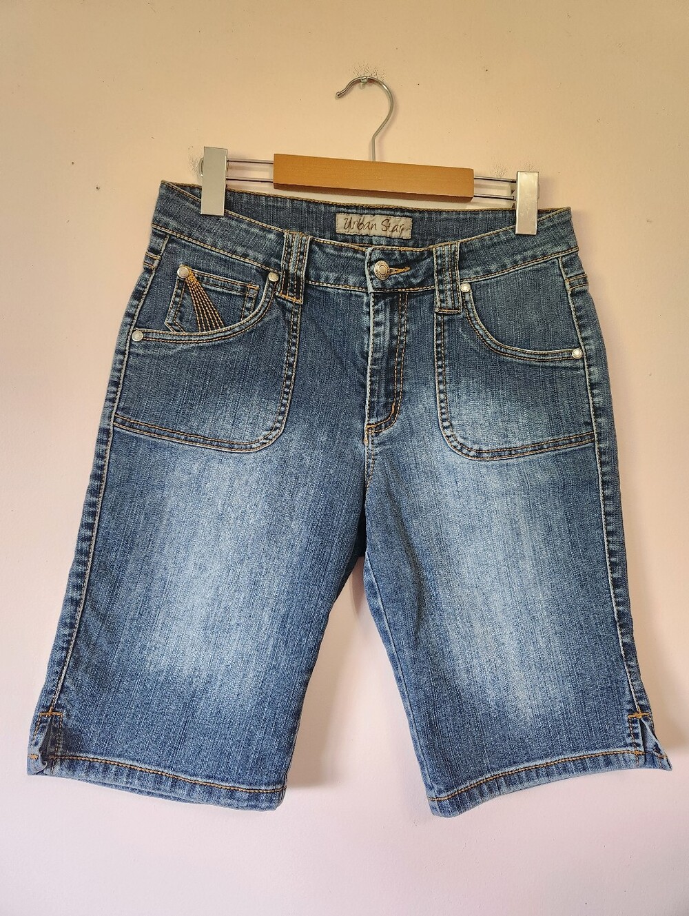 ​Y2K Urban Star Denim Bermuda Shorts Medium Wash Contrast Stitching Size 6